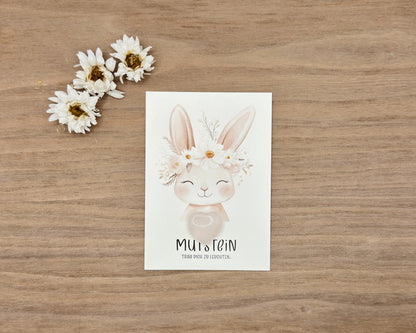 Mutstein Hase mit Blumenkranz