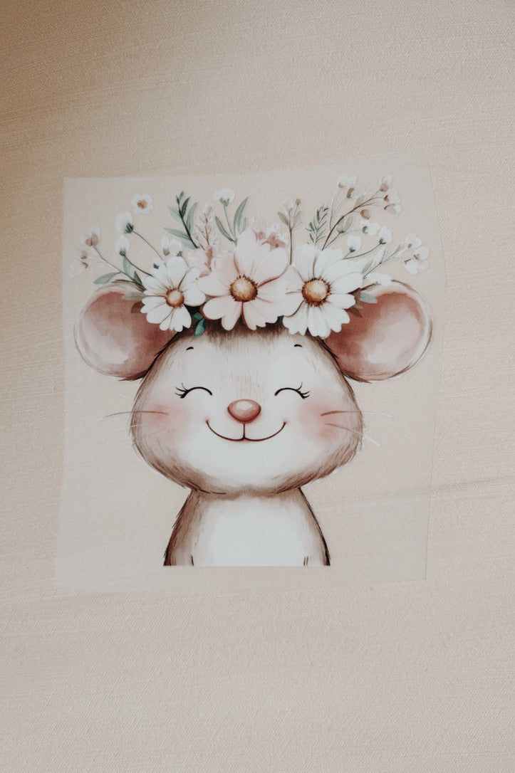 Bügelbild Maus mit Blumenkranz