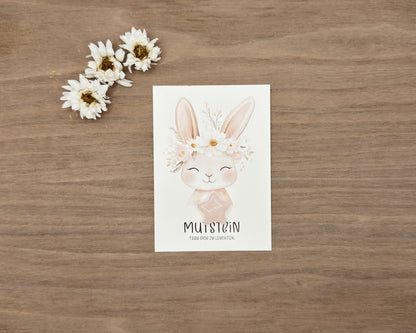 Mutstein Hase mit Blumenkranz